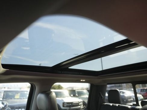 Used 2020 Ford F350 Lariat w/ Lariat Ultimate Package image 11