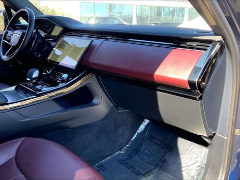 Used 2023 Land Rover Range Rover Sport SE Dynamic image 18