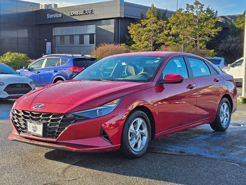 Used 2023 Hyundai Elantra SE image 3