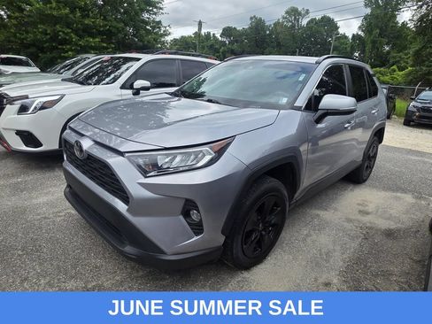 Used 2019 Toyota RAV4 XLE w/ Convenience Package FWD image 5