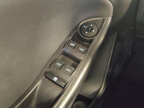 Used 2018 Ford Focus SE FWD image 27