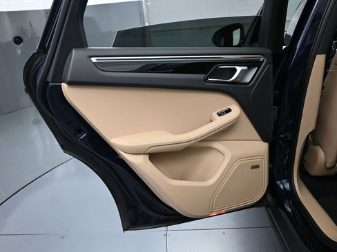 Certified 2021 Porsche Macan S AWD/4WD image 21