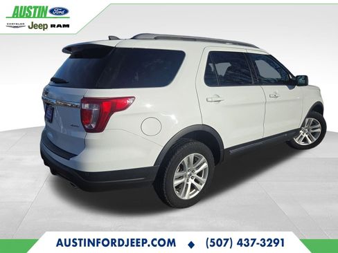 Certified 2018 Ford Explorer XLT image 5