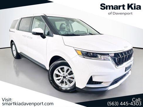 Certified 2024 Kia Carnival LX image 1