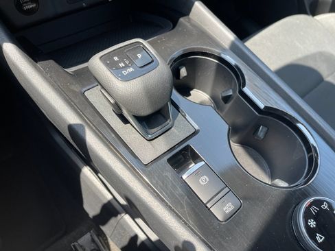 Used 2024 Nissan Rogue S AWD/4WD image 23