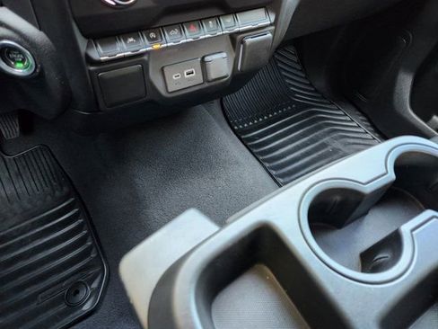 Used 2023 Chevrolet Silverado 1500 Custom image 23