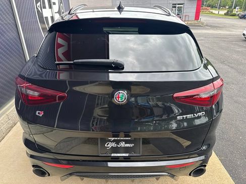 Used 2023 Alfa Romeo Stelvio Veloce AWD/4WD image 11