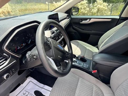 Used 2020 Ford Escape SE image 33
