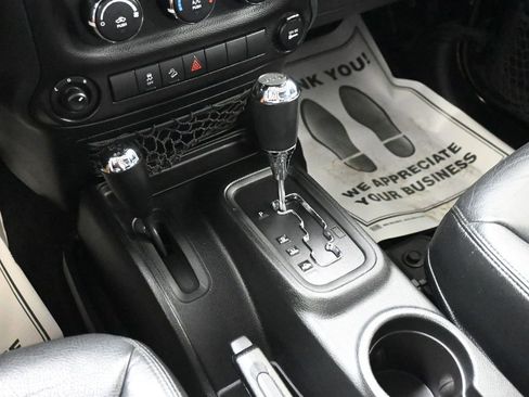 Used 2018 Jeep Wrangler Unlimited Sport S image 23