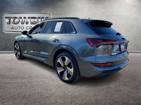 Used 2019 Audi e-tron Prestige w/ Prestige Package image 6