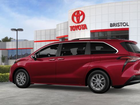 New 2026 Toyota Sienna XLE image 23