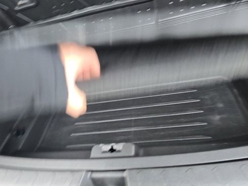 Used 2021 Chevrolet Traverse LT w/ LPO, Blackout Package image 15