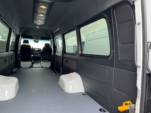 Used 2024 Mercedes-Benz Sprinter 3500 image 16
