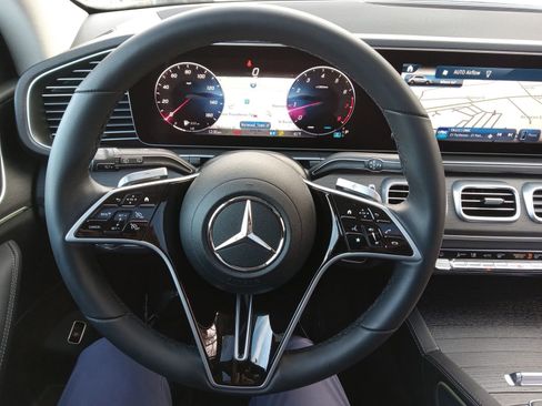 Used 2025 Mercedes-Benz GLE 350 4MATIC image 13