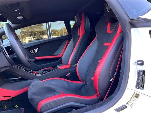 Used 2023 Lamborghini Huracan Tecnica image 17