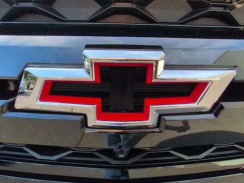 Certified 2024 Chevrolet Colorado ZR2 w/ Technology Package AWD/4WD image 32