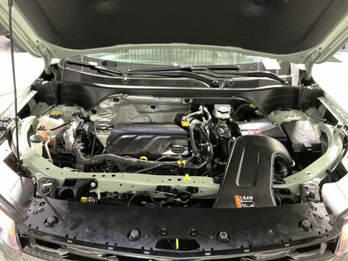 Used 2024 Chevrolet Trax RS w/ Driver Confidence Package image 34