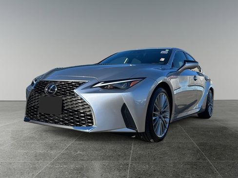 Used 2023 Lexus IS 300 AWD w/ Premium Package image 4