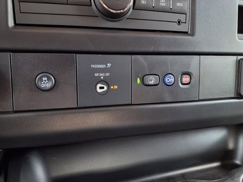 Used 2025 Chevrolet Express 3500 w/ Driver Convenience Package image 19