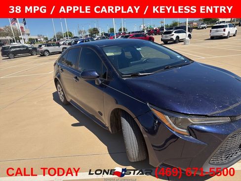 Used 2020 Toyota Corolla LE image 1