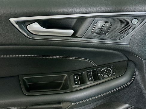 Used 2021 Ford Edge Titanium image 15