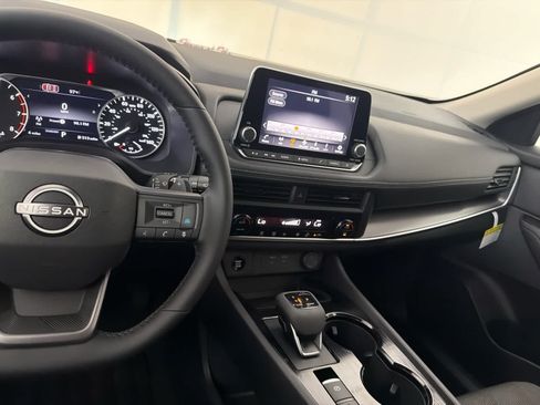 New 2026 Nissan Rogue SV FWD image 18