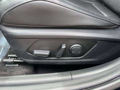 Used 2025 Hyundai Elantra Limited FWD image 15