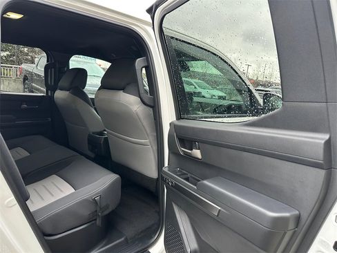 Used 2024 Toyota Tacoma TRD Off-Road image 13