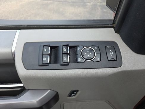 Used 2020 Ford F250 XLT w/ XLT Premium Package AWD/4WD image 46