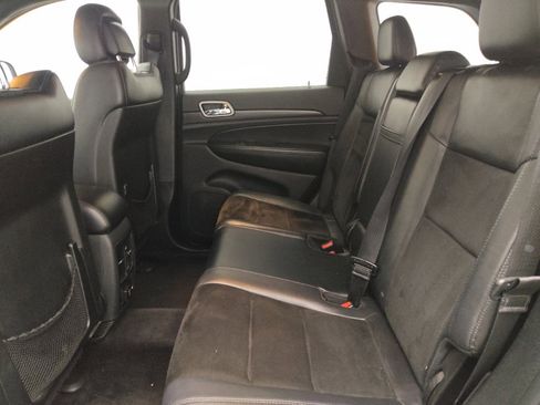 Used 2018 Jeep Grand Cherokee Altitude RWD image 18