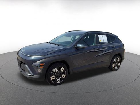 Used 2025 Hyundai Kona SEL FWD image 6