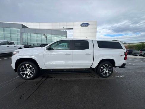 Used 2023 Chevrolet Colorado Z71 w/ Z71 Convenience Package 2 AWD/4WD image 8