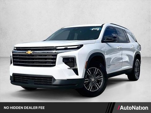 Used 2025 Chevrolet Traverse LT FWD image 1
