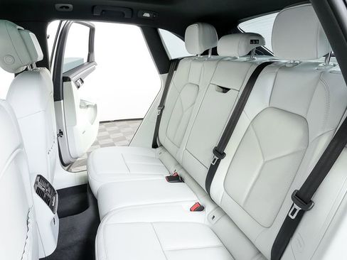 New 2026 Porsche Macan S image 22