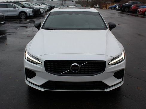 Certified 2022 Volvo S60 T8 R-Design image 9