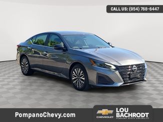 Used 2024 Nissan Altima 2.5 SV image 1