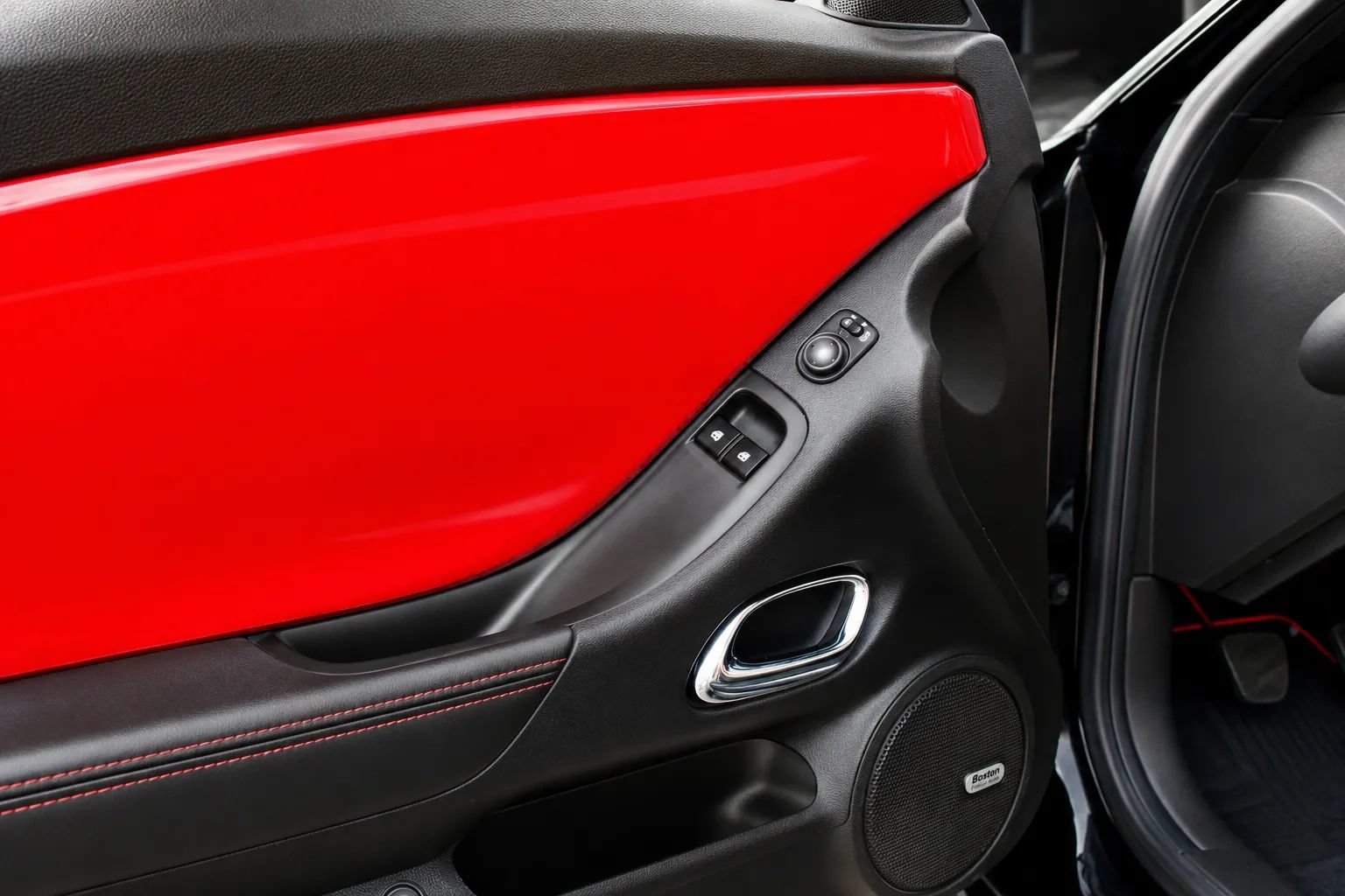 Used 2010 Chevrolet Camaro SS w/ LPO, Ground Effects Package RWD image 10