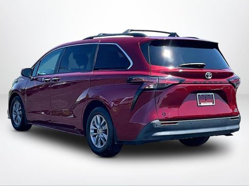 Used 2021 Toyota Sienna XLE w/ XLE Plus Package FWD image 13