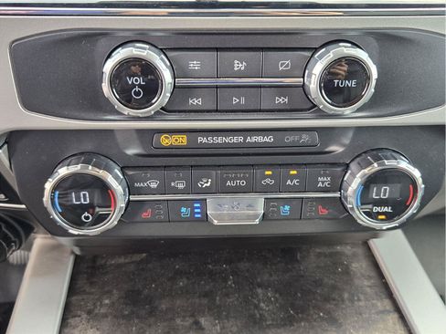 Used 2022 Ford F250 Lariat w/ Tremor Off-Road Package AWD/4WD image 18