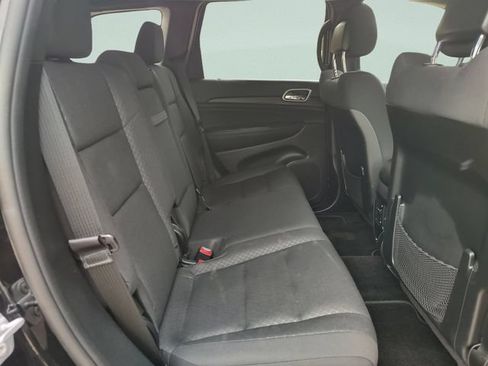 Used 2018 Jeep Grand Cherokee Laredo RWD image 27