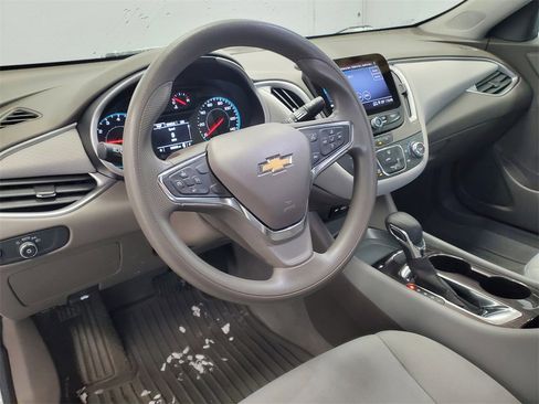Used 2022 Chevrolet Malibu LT image 9
