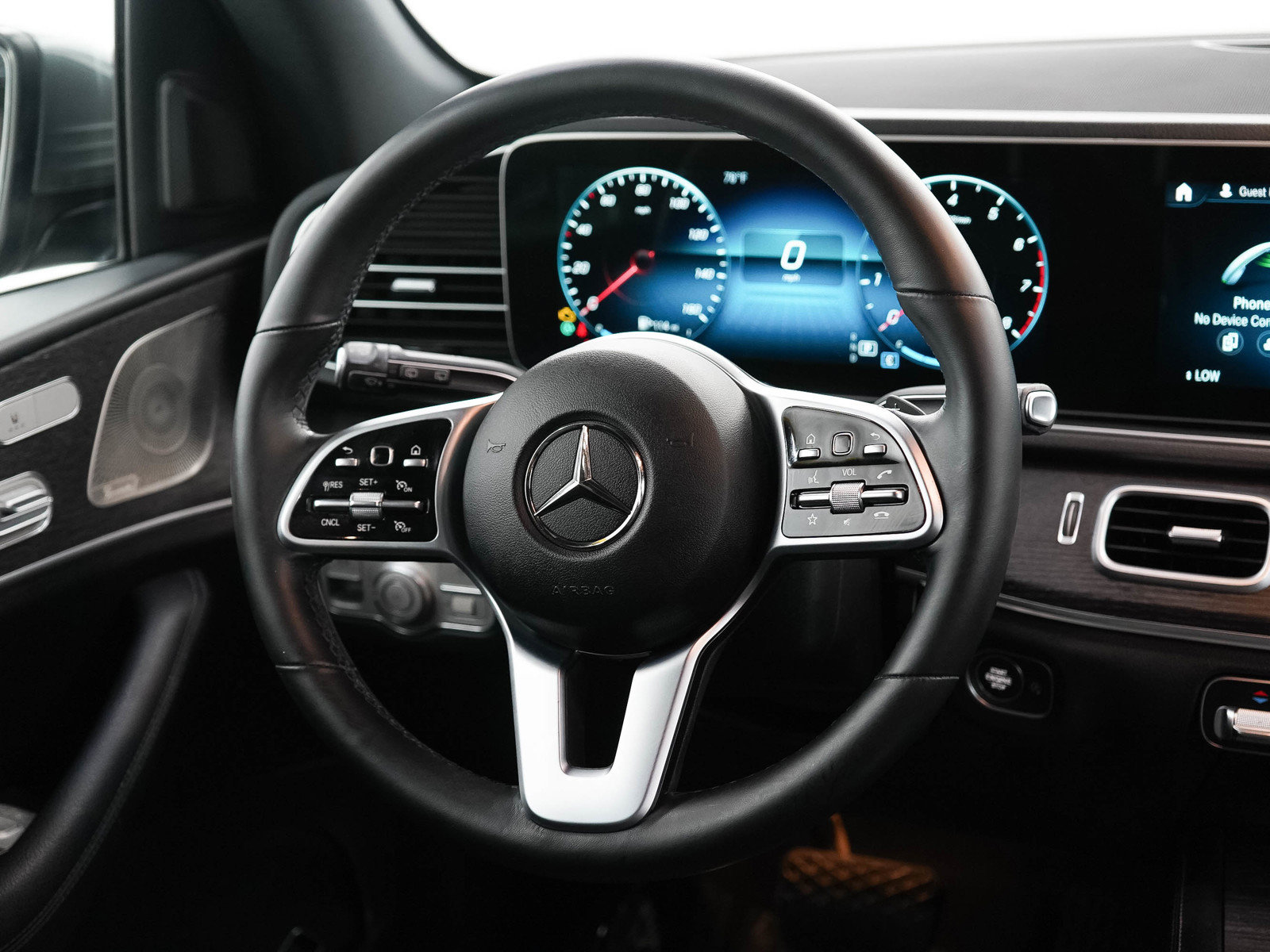 Used 2022 Mercedes-Benz GLE 350 4MATIC w/ Premium Package image 14