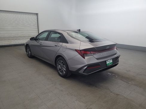 Used 2024 Hyundai Elantra SEL image 5