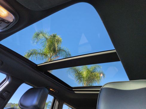 Used 2015 Jeep Grand Cherokee Overland image 28