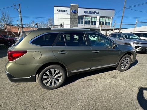 Used 2018 Subaru Outback 2.5i Touring image 7