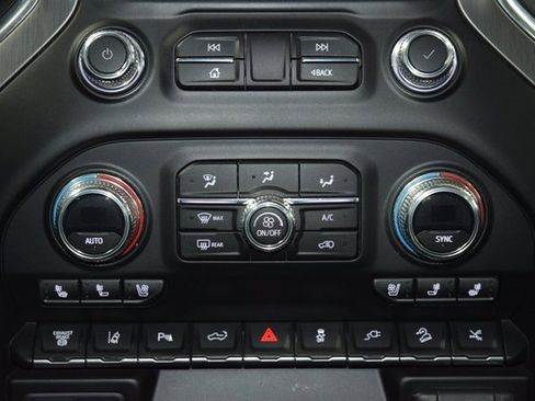 Used 2023 GMC Sierra 3500 Denali w/ Denali Ultimate Package image 34