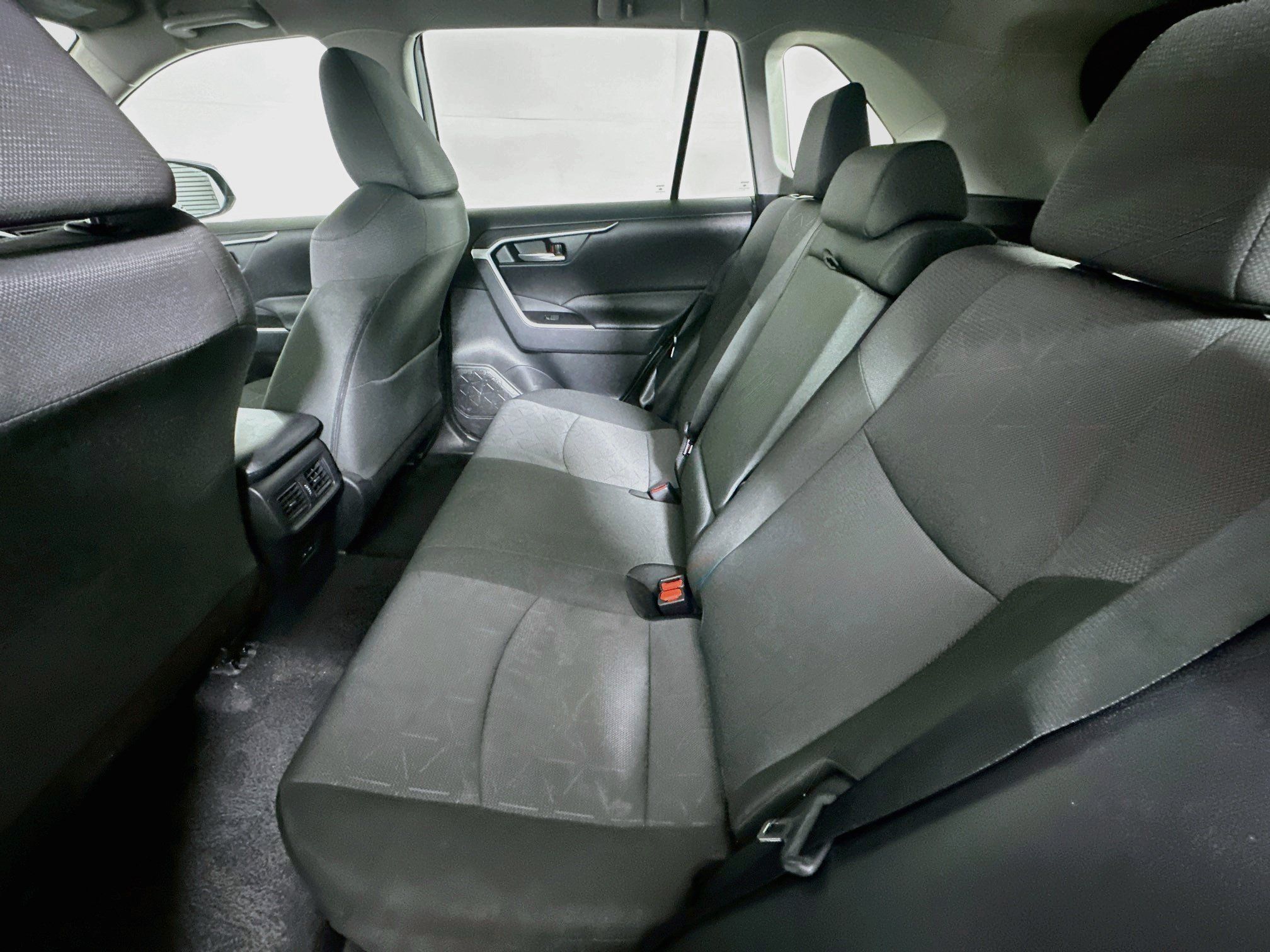 Used 2025 Toyota RAV4 XLE FWD image 26