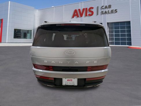 Used 2025 Hyundai Santa Fe SEL FWD image 7