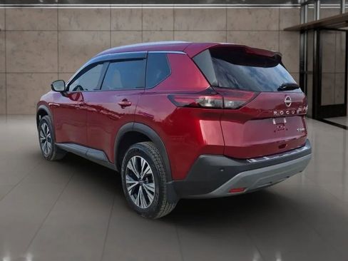 Used 2022 Nissan Rogue SV w/ SV Premium Package image 5