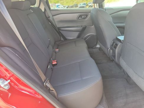 Used 2024 Nissan Rogue S image 32